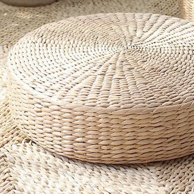 הדום קש לפינת ישיבה בבית